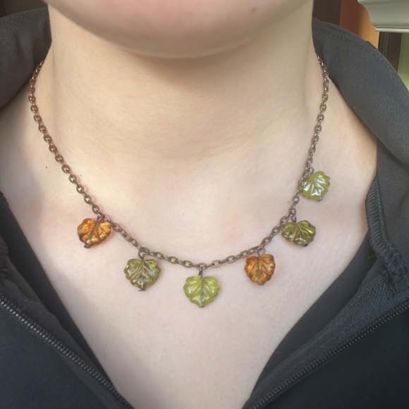 Leaf necklace 🍁🍂 - Picture 5 of 5